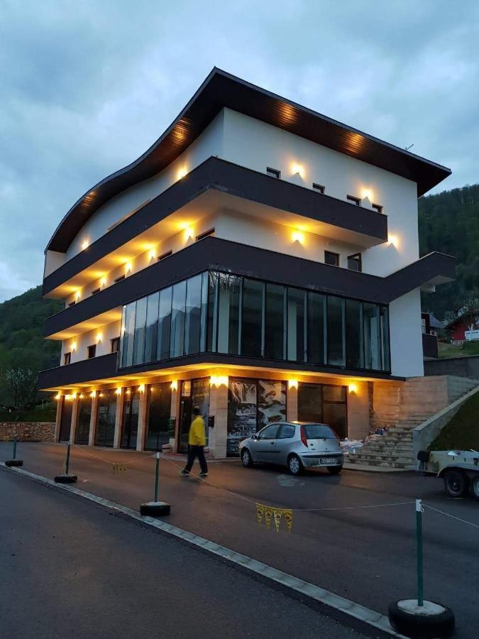 Hotel Lohovo Bihać Zewnętrze zdjęcie