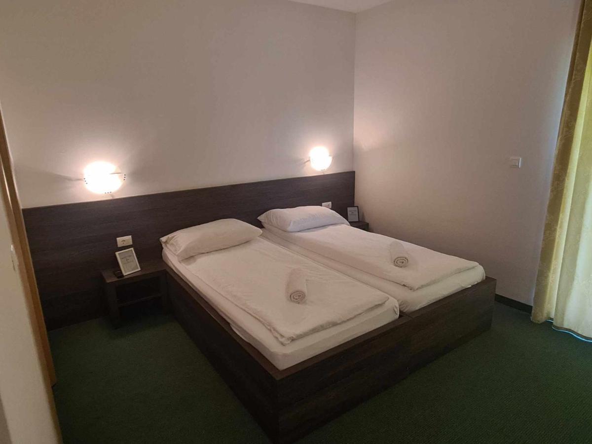 Hotel Lohovo Bihać Zewnętrze zdjęcie