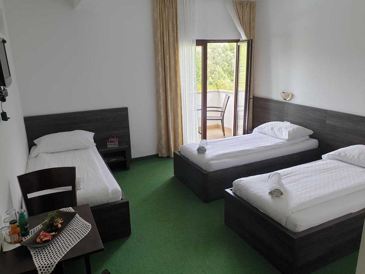 Hotel Lohovo Bihać Zewnętrze zdjęcie