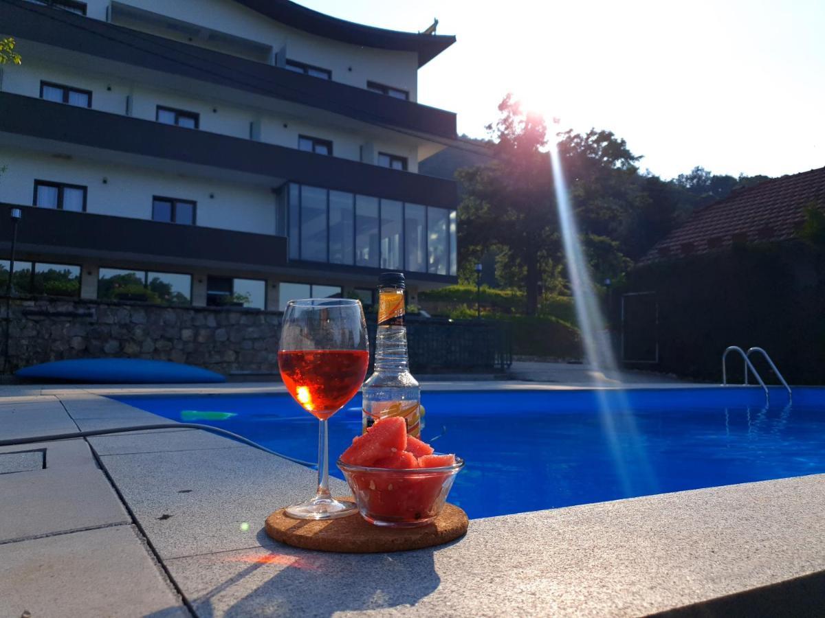 Hotel Lohovo Bihać Zewnętrze zdjęcie